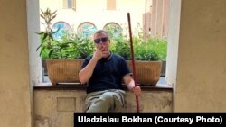 Уладзіслаў Бохан пасьля акцыі зь віншаваньнем Пуціна