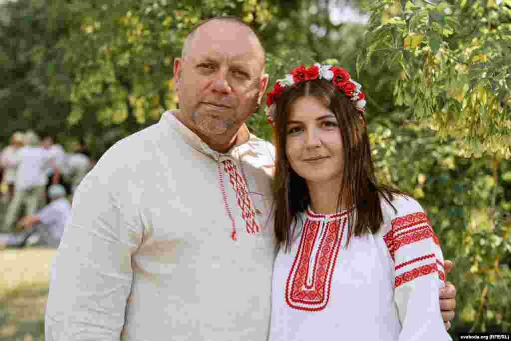 Былая палітзьняволеная Алеся Буневіч з мужам Алегам Мяцеліцам