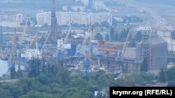 Большой десантный корабль в Керченском морском рыбном порту, 8 июля 2023 года