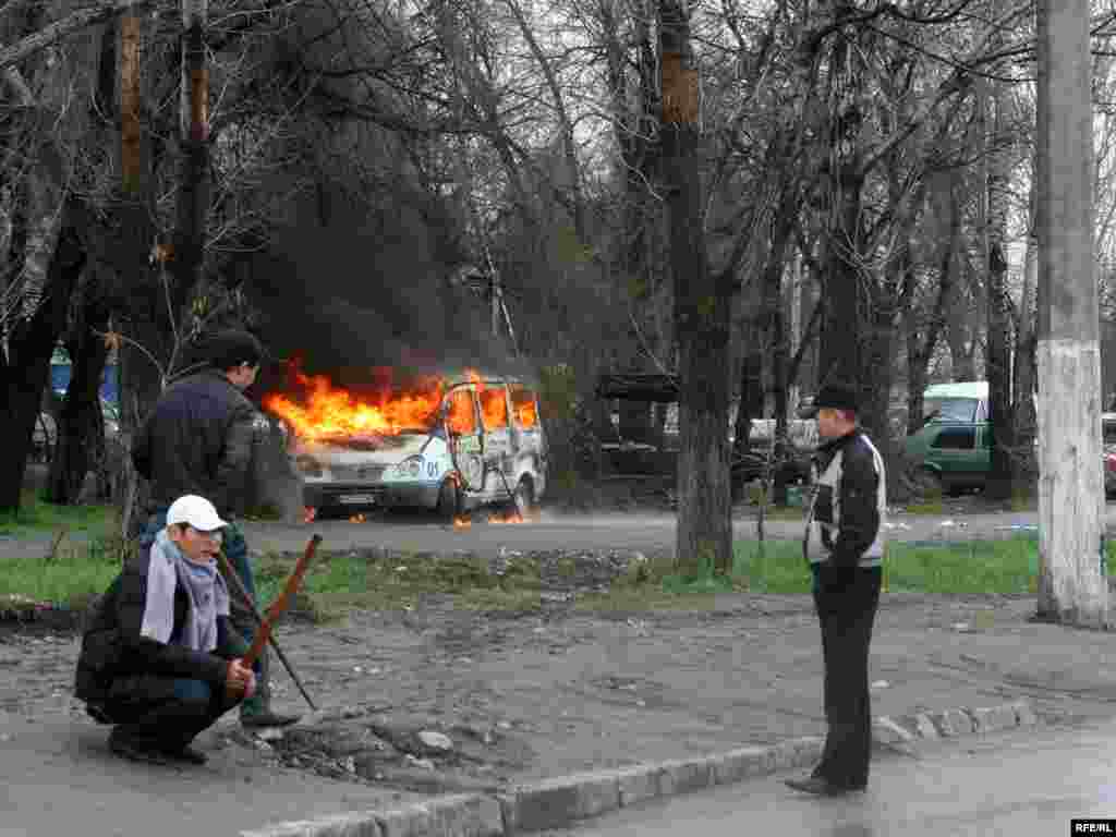 Протесты в Бишкеке, 7 апреля 2010