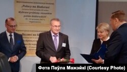  Сямён Домаш 20 верасьня 2017 году на атрыманьні ўзнагароду за унёсак у разьвiцьцё польскай асьветы у Беларусi