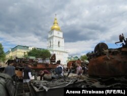 Выстава ў Кіеве пра злачынствы расейскай арміі сёньня і злачынствы НКВД у 30-я гады