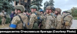 Украинские войска в освобожденном Изюме Харьковской области