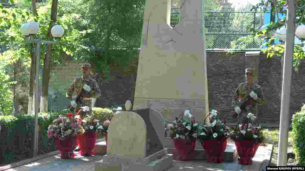 Kyrgyzstan - The victims of the 2010 inter-ethnic clashes were commemorated in Osh.