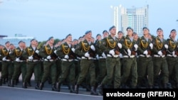 Дысантнікі на рэпэтыцыі параду ў Менску. Ілюстрацыйнае фота