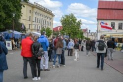 Сьцягі над пікетам Вольгі Кавальковай