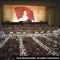 Пионеры и школьники на XVII съезде профсоюзов в 1982 году