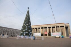 Кастрычніцкая плошча ў Менску ў гадзіну, на якую быў прызначаны мітынг у падтрымку інтэграцыі Беларусі і Расеі, 20 сьнежня 2019