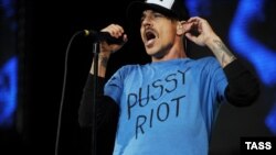 Red Hot Chili Peppers выступили в поддержку Pussy Riot