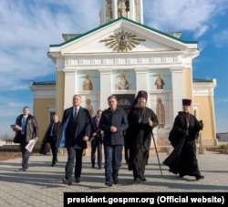 Ігар Дадон ля царквы ў Бэндэрах