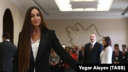 Arzu Əliyeva 11 aprel prezident seçkisində səs verir