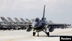 Türkiyənin F-16 donanması (Arxiv fotosu)