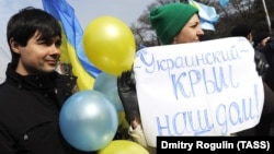 Митинг против проведения «крымского референдума». Симферополь, 9 марта 2014 года