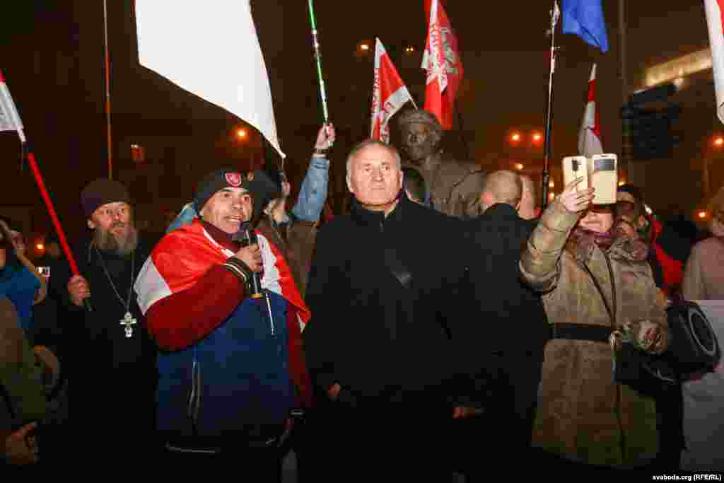 Выступае Мікола Статкевіч