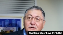 Қастандықпен өлтірілген Алтынбек Сәрсенбайұлының ағасы Рысбек Сәрсенбайұлы. Астана, 28 мамыр 2015 жыл.