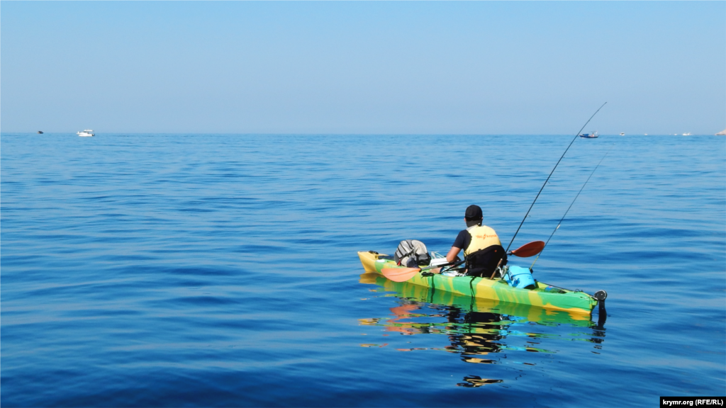 Рыбак в открытом море