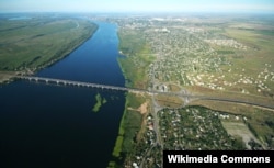 Антоновский мост в пригороде Херсона через реку Днепр (архивное фото)