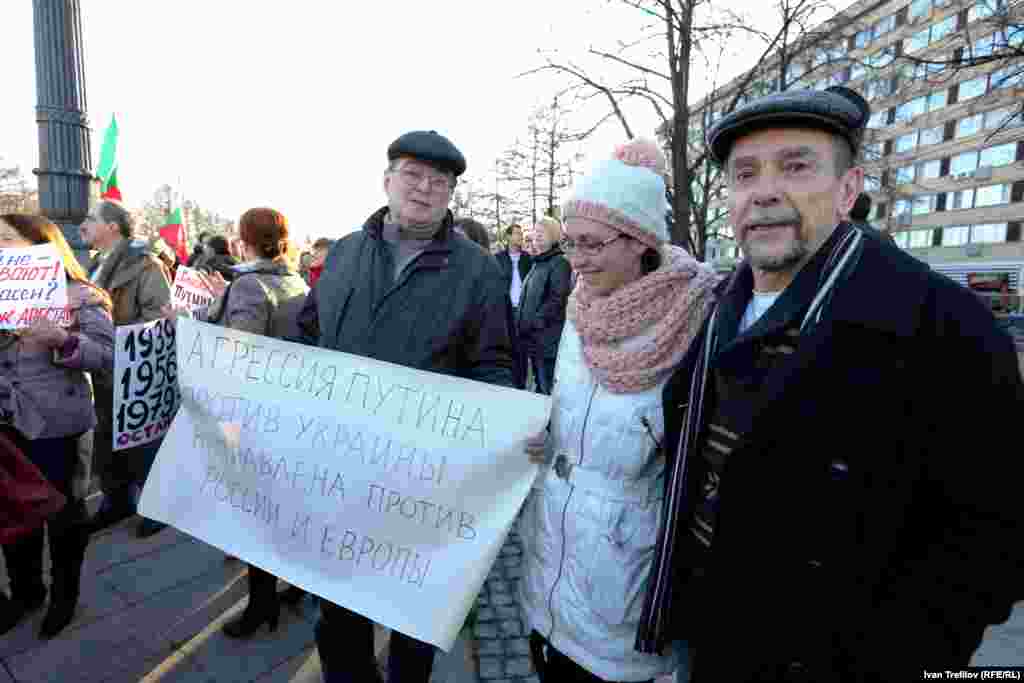 Антивоенные пикеты в Москве. Правозащитник Лев Пономарев