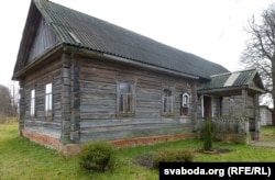 Літаратурны музэй Максіма Гарэцкага ў вёсцы Малая Багацькаўка. Фота 16 лістапада 2015 году