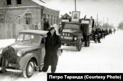 Падчас зімовага перадвыбарчага мотапрабегу, Баранавічы, 1952 год