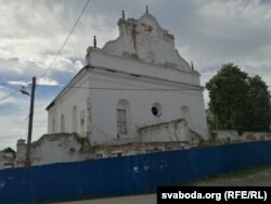 Сынагога - найстарэйшы будынак Слоніма. Яна была пабудаваная ў 1642 годзе