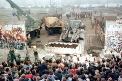 Усходні Бэрлін 12 лістапада 1989 года. Фота: Reuters