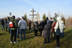 Магілёўцы, якія прыйшлі згадаць ахвяраў сталінскіх рэпрэсіяў да «расстрэльнага кар’еру»