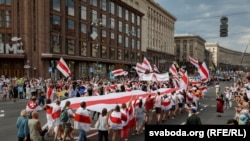 Архіўнае ілюстрацыйнае фота. Калёна беларусаў на «Маршы абаронцаў» на Дзень Незалежнасьці Ўкраіны, 24 жніўня 2021 году