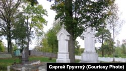 Склепы на цьвінтары касьцёла ў Шарашове