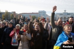 Жыхары Херсону вітаюць прэзыдэнта краіны