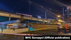 Мост на Нямізе пасьля абвалу ў ноч на 8 студзеня