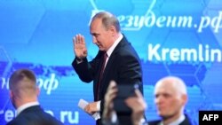 Владимир Путин после ежегодной пресс-конференции в Москве, 23 декабря 2016 года