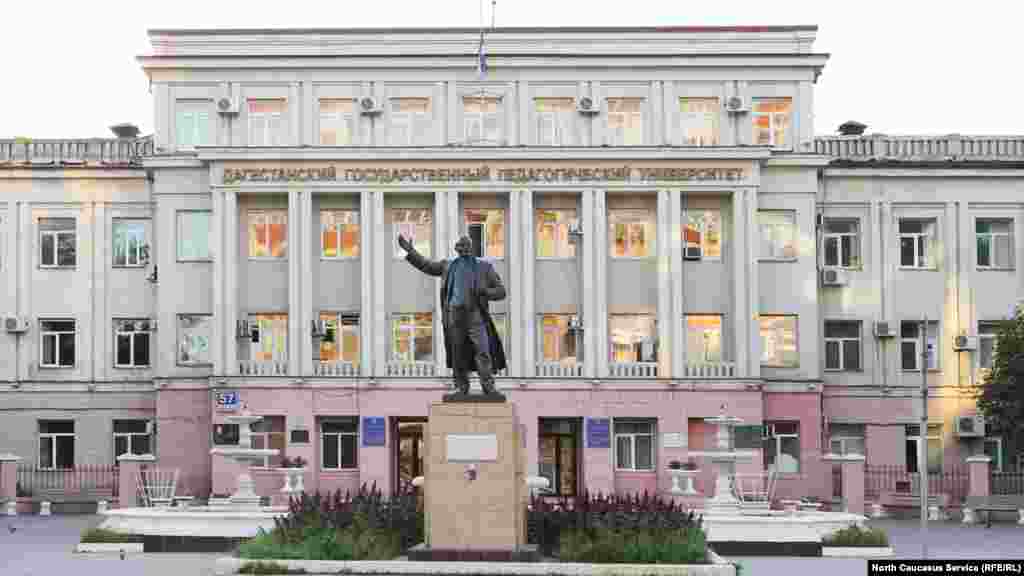 Улицы Махачкалы, Дагестан / Streets of Makhachkala, Dagestan