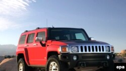 Одно из детищ General Motors, его и погубившее: Hummer, «самая уродливая машина по эту сторону от танка»