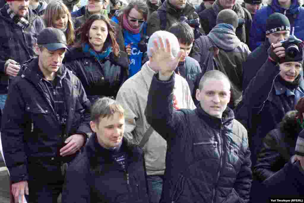 Сергей Удальцов уезжает домой на метро