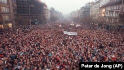 Маніфэстацыя на Вацлаўскай плошчы ў Празе, 20 лістапада 1989